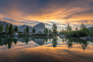 Sonnenaufgang am Lago di Limides, Blick auf den Tofane, Dolomiten, Italien Sonnenaufgang am Lago di Limides, Blick auf den Tofane, Dolomiten, Italien